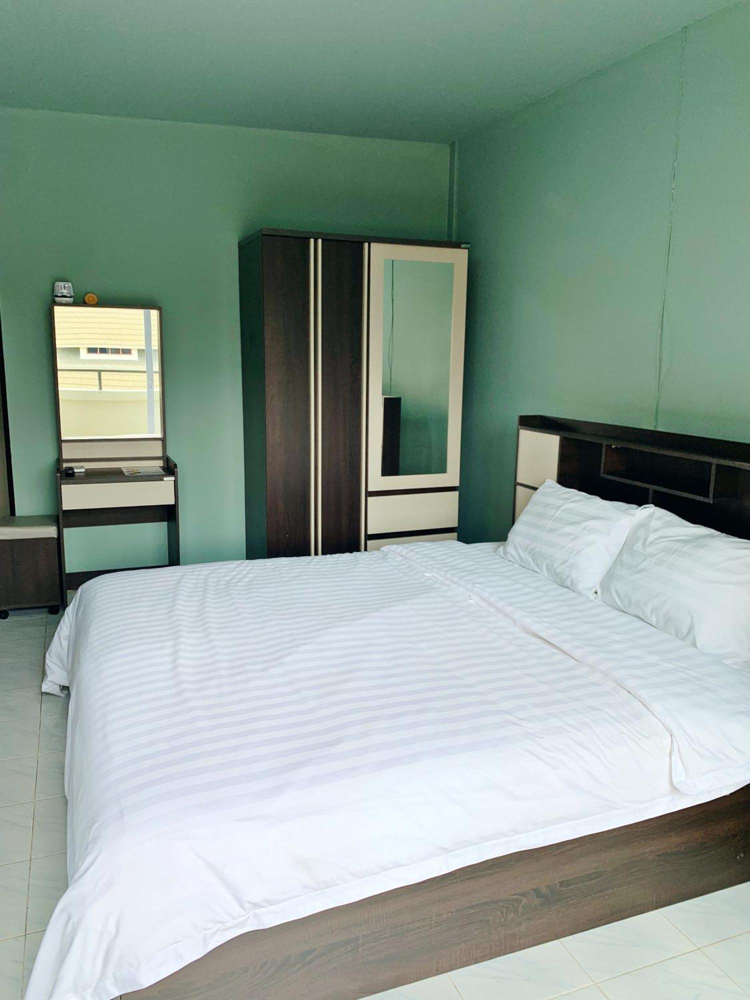 4 Palms Hotel Pratumanak Патая Екстериор снимка