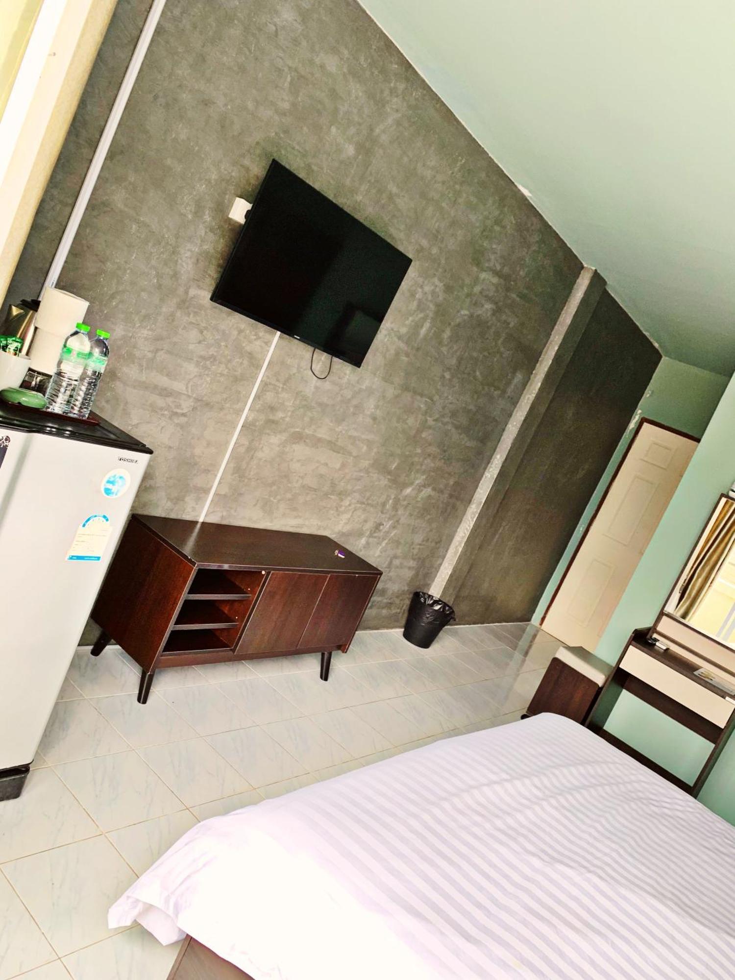 4 Palms Hotel Pratumanak Патая Екстериор снимка